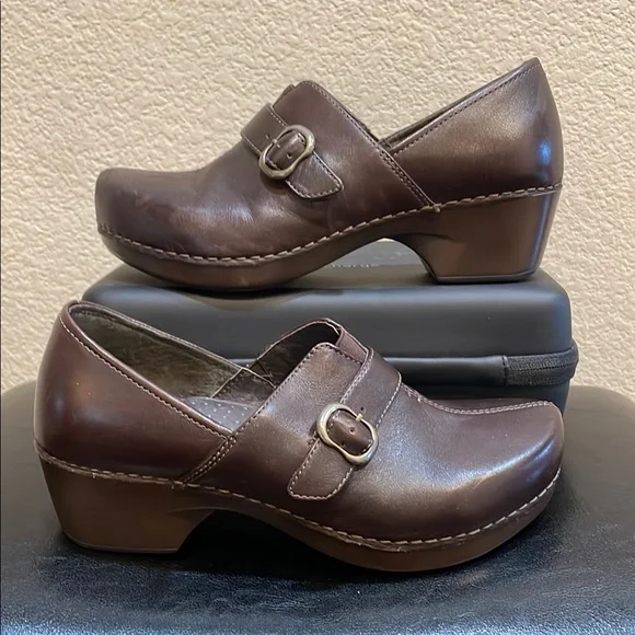 Dansko Tamara Women's Brown Leather Clogs Size 39 - Picture 1 of 8